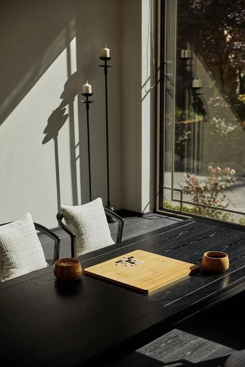 茶馆新风尚,Wi-Fi与充电插座的完美融合,打造便捷舒适的休闲空间。